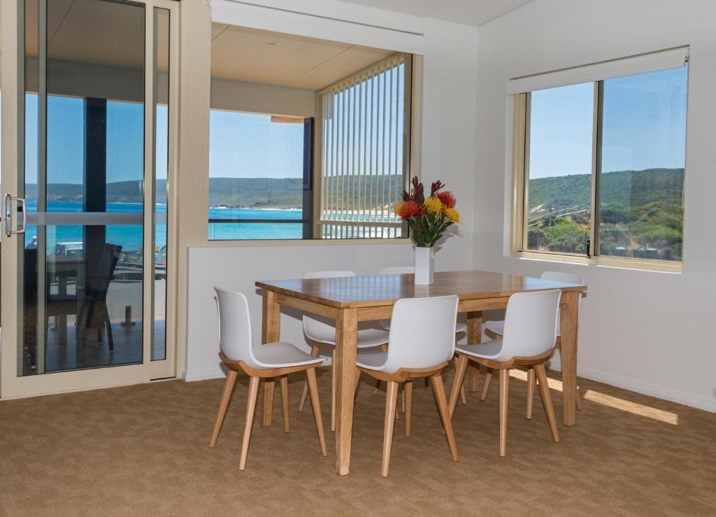 Canal Rocks Beachfront Apartments — 4-Star Luxury Hotel in Yallingup, Australia
