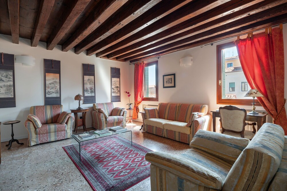 Ca'coriandolo — 4-Star Luxury Hotel in Venice, Italy