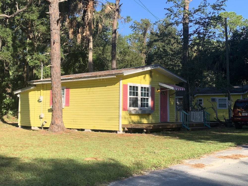 Nature Coast Inn and Cottages - photo 14