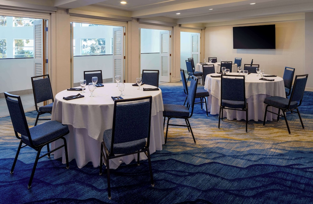 Hilton Garden Inn Dana Point Doheny Beach - photo 63