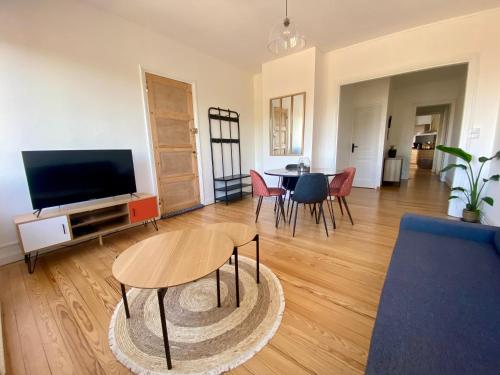 Le Carillon Centre Ville Proche Gare in Calais, France