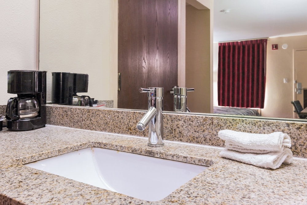 Red Roof Inn Texarkana - photo 18