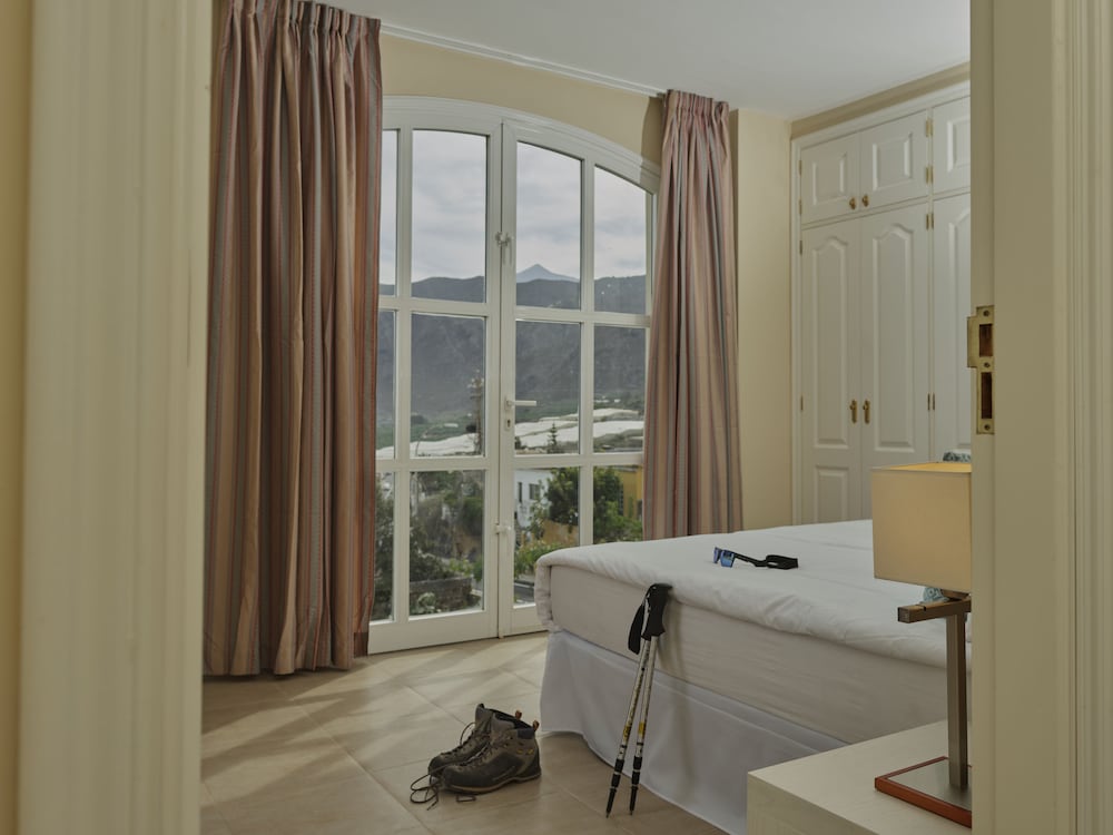 Coral Los Silos Your Natural Accommodation Choice — 4-Star Luxury Hotel in Los Silos, Spain
