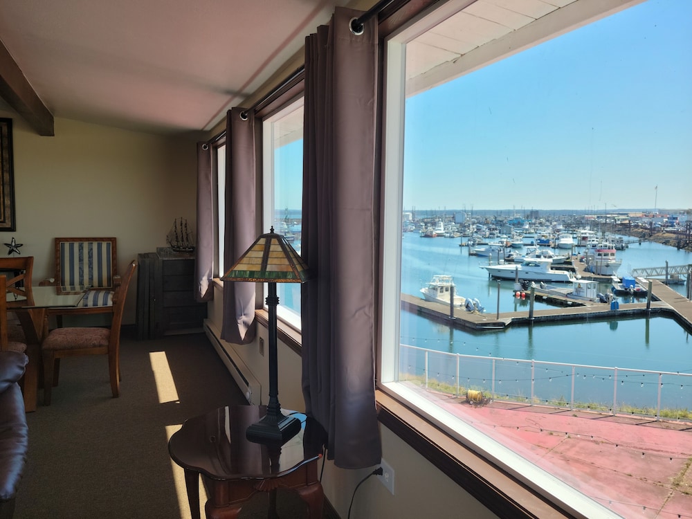 Islander Westport in Westport, United States