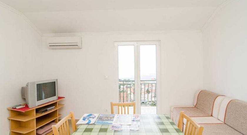 Apartments Baltazar with Sea View&Jacuzzi