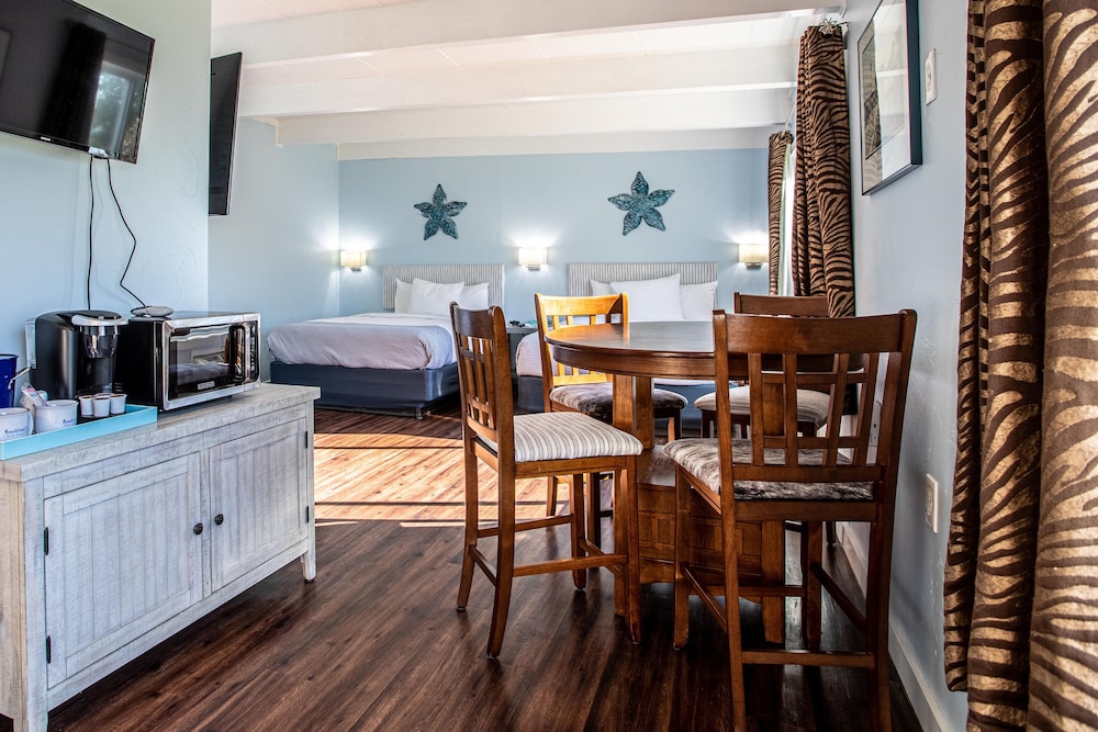 Beachfront Inn - photo 15