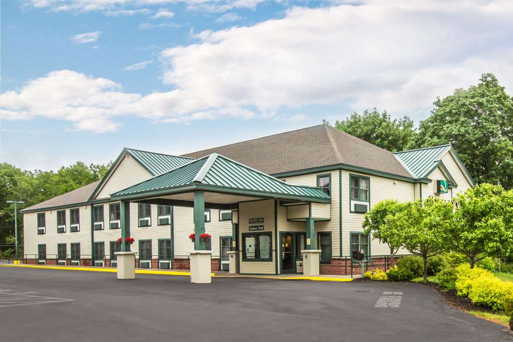 Econo Lodge Glens Falls Lake George - photo 2