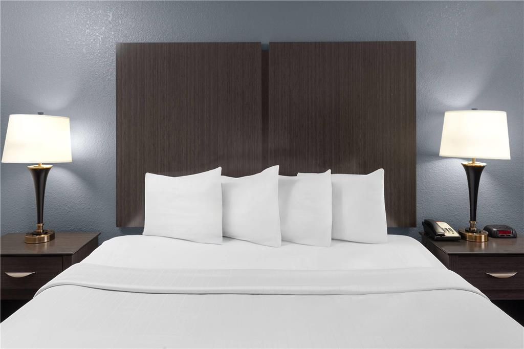 Baymont by Wyndham Chester IL - photo 16
