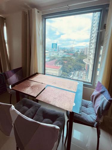 Condo in Ermita near UP PGH St Lukes & US Embassy — 4-Star Luxury Hotel in Manila, Philippines