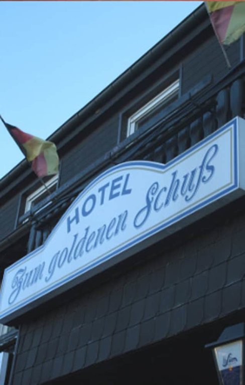 Hotel Zum Goldenen Schu — Elsdorf