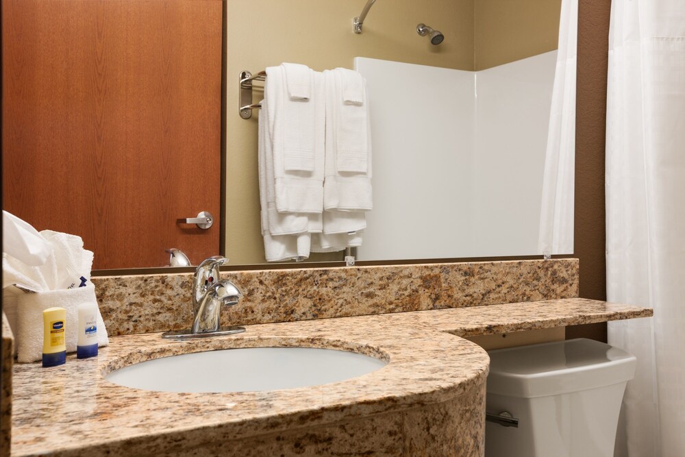 Microtel Inn & Suites by Wyndham Kenedy Karnes City - photo 14