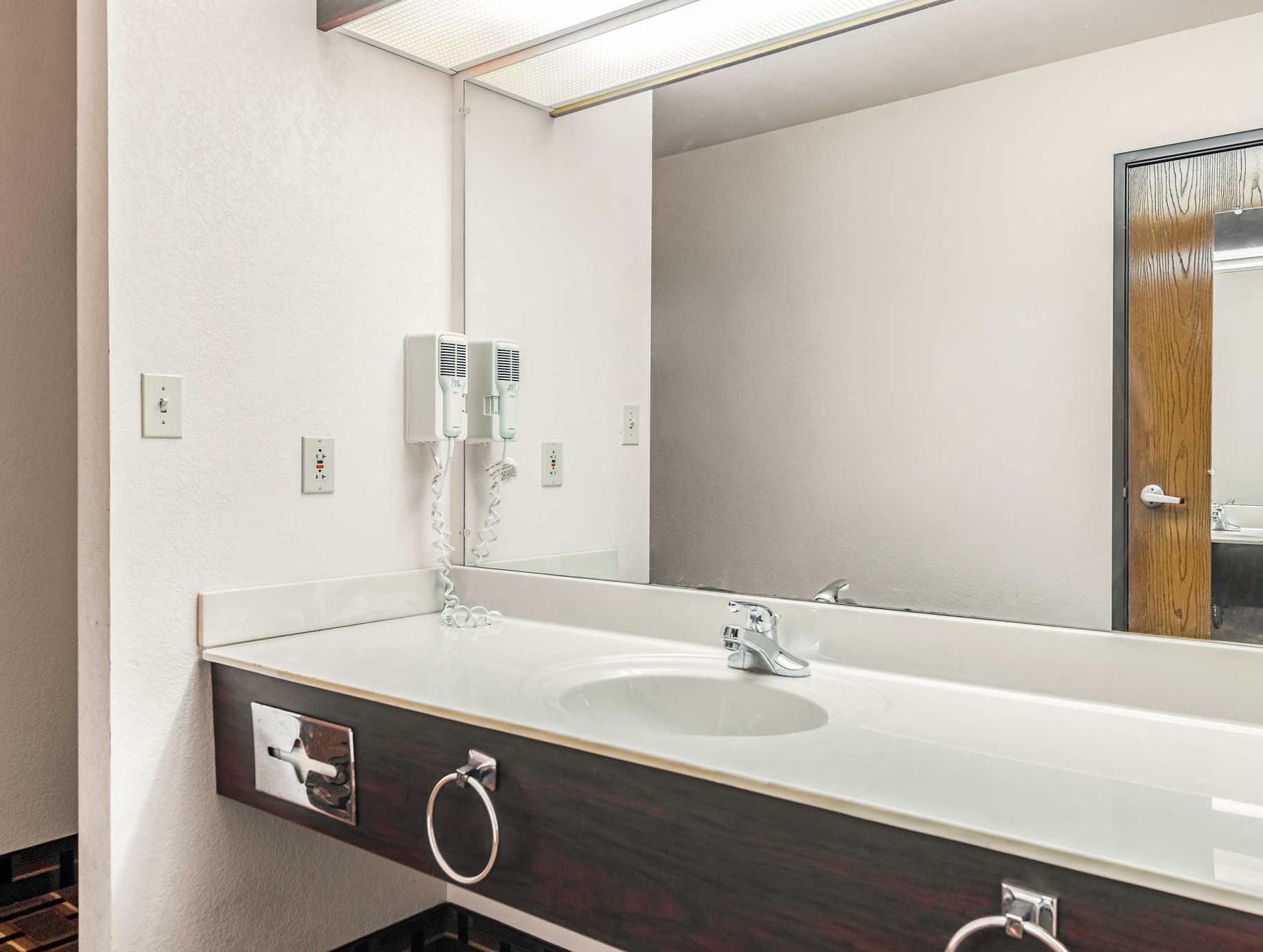 Urbana Inn and Suites By Magnuson Worldwide — hotel in Urbana