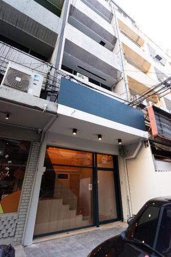 A4 Cosy Twin large beds Silom