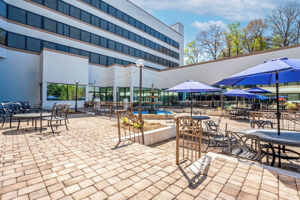 DoubleTree by Hilton South Charlotte Tyvola - photo 40