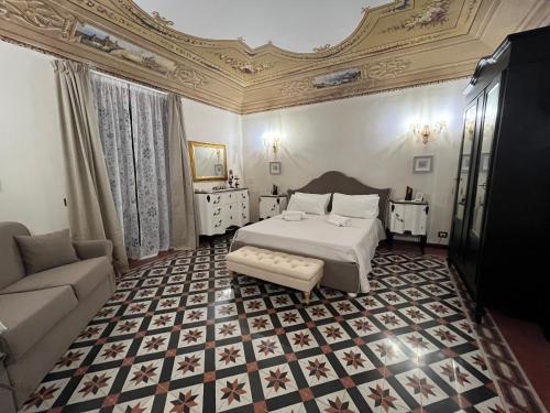 La piazza è mia — 4-Star Luxury Hotel in Cefalu, Italy