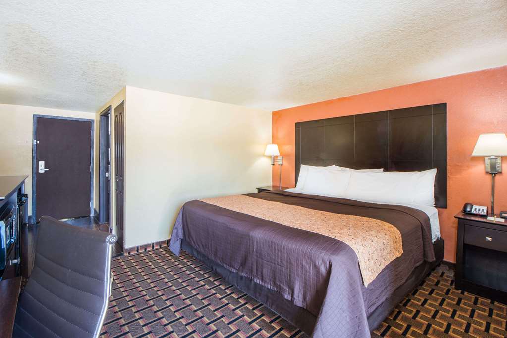 Days Inn by Wyndham Joplin - photo 9
