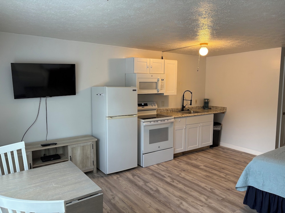 Grand Beach Inn - photo 28
