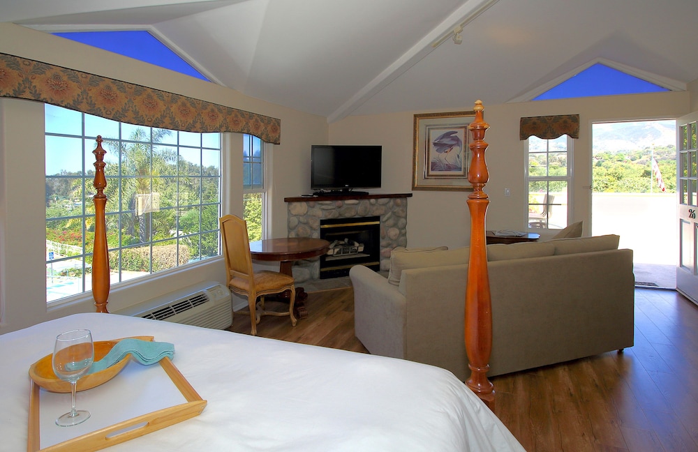 Malibu Country Inn - photo 5