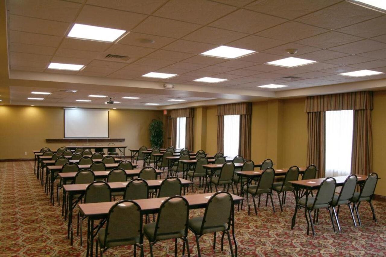 Hampton Inn & Suites Fredericksburg - photo 14