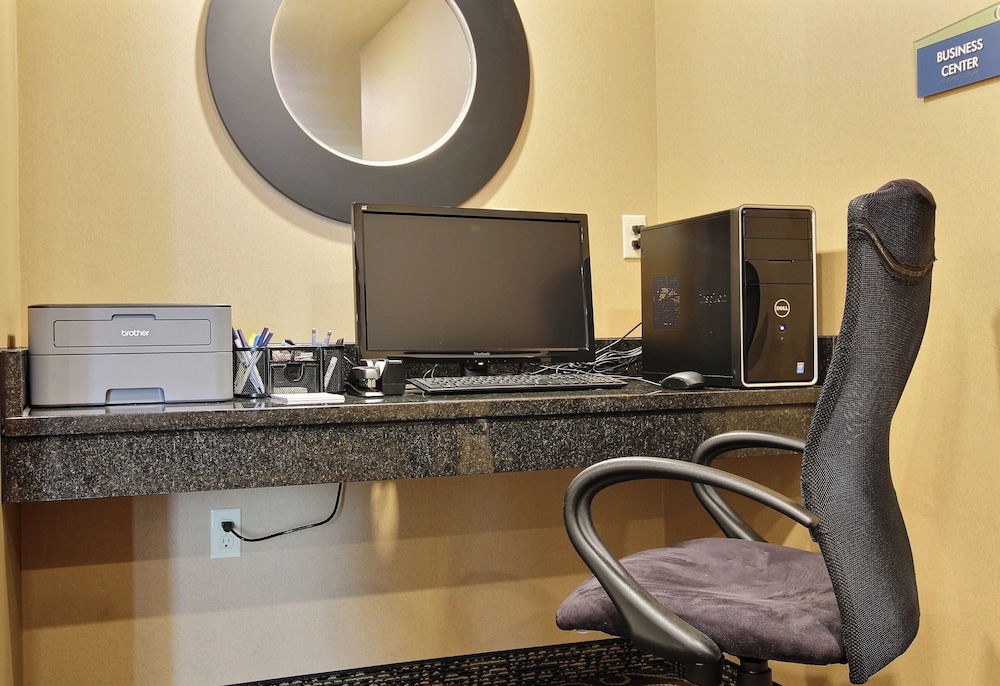 Cobblestone Inn & Suites Linton - photo 32