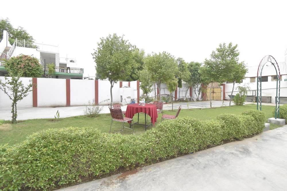 Oyo 47389 Hotel Sun N Star in Bharatpur, India