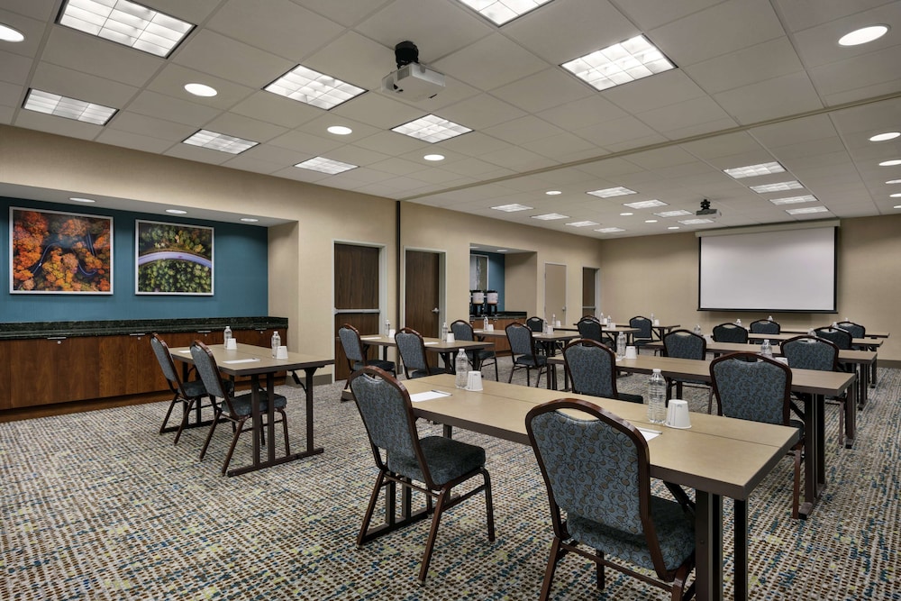 Hampton Inn & Suites Tacoma Puyallup - photo 28