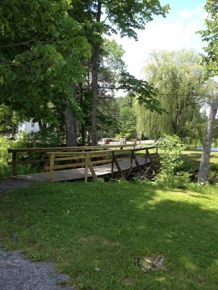 Baumann's Brookside Resort - photo 13
