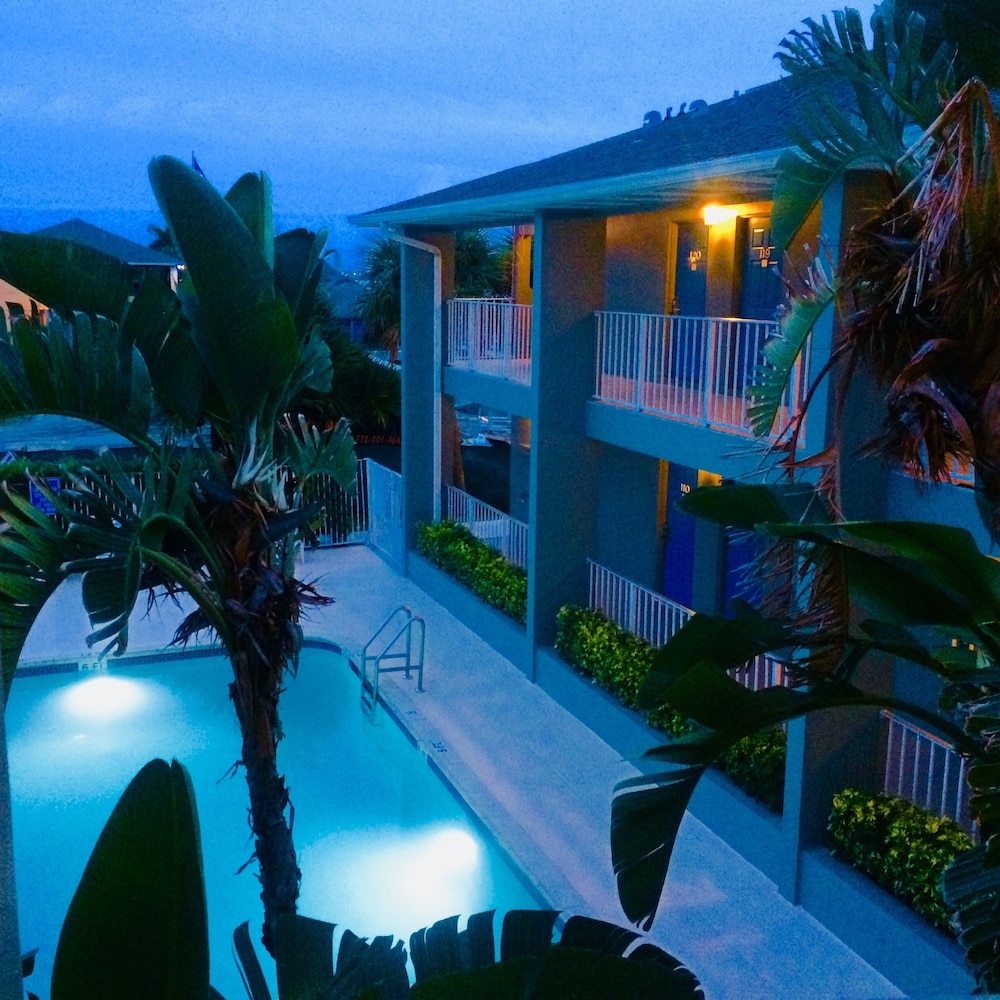 Dockside Inn & Resort - photo 29