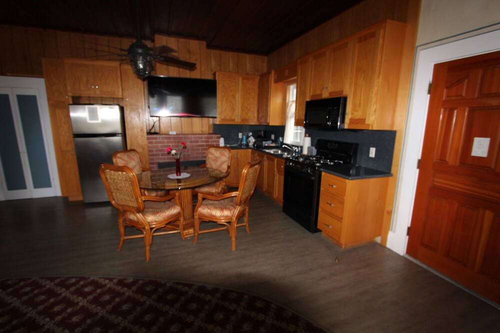 Edgewater Beach Inn - photo 24