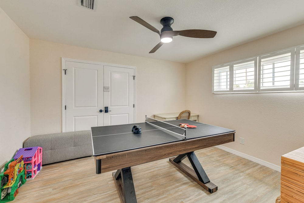 Private Pool w Canal Views: Apollo Beach Getaway — Apollo Beach — photo 4