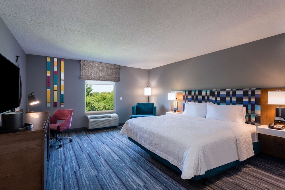 Hampton Inn & Suites Herndon Reston - photo 9
