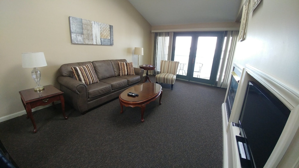 Snug Harbor Inn - photo 9