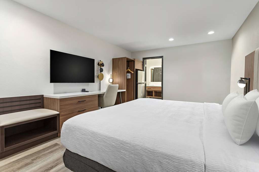 Baymont by Wyndham Beaumont - photo 16