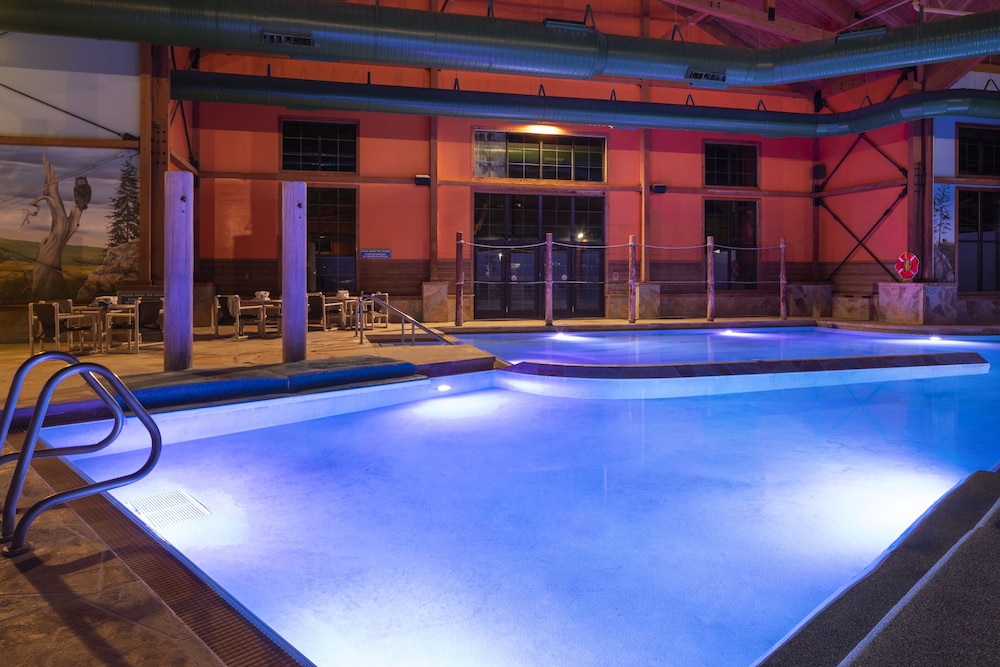 Grand Lodge Waterpark Resort - featured photo