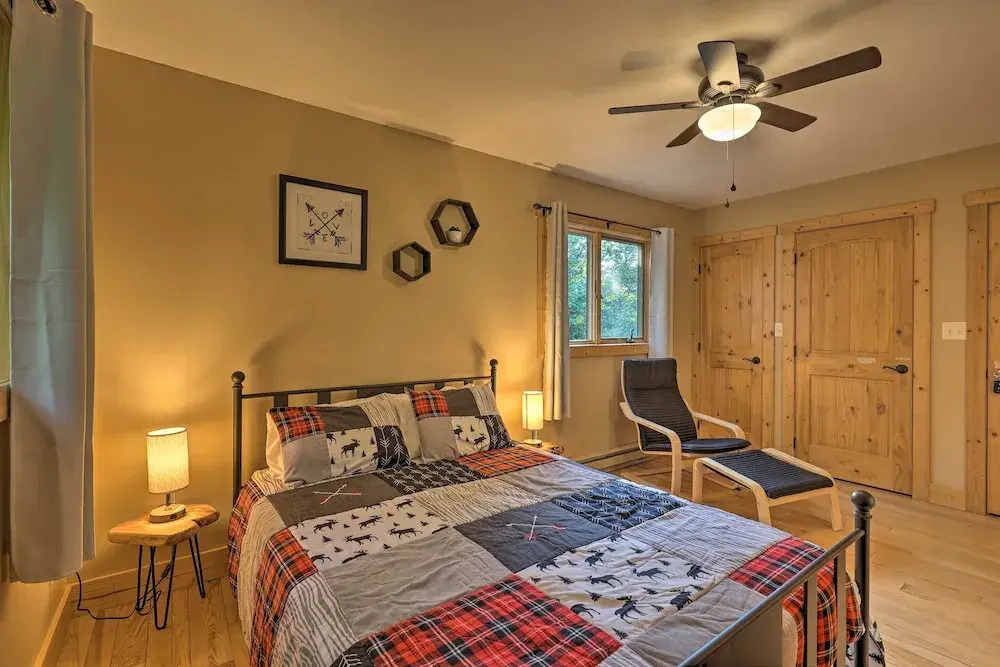 2 Mi to Beech Mtn Resort: Cabin w Deck & Grill - photo 4