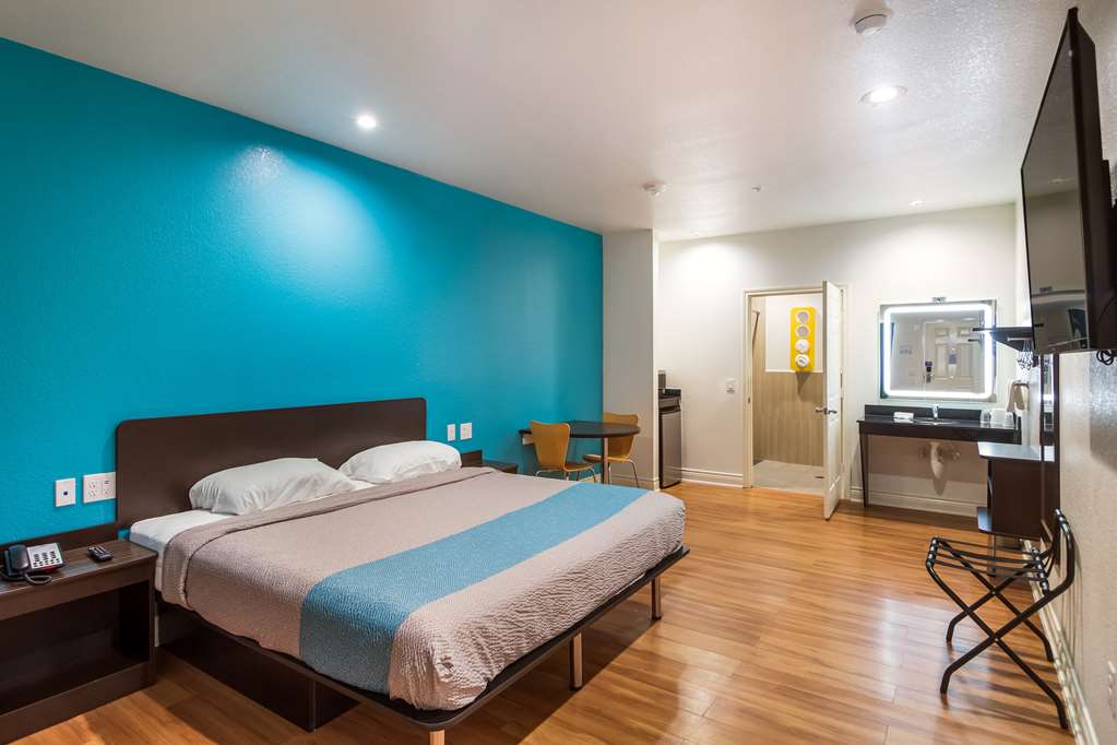 Motel 6 Houston TX North - photo 10