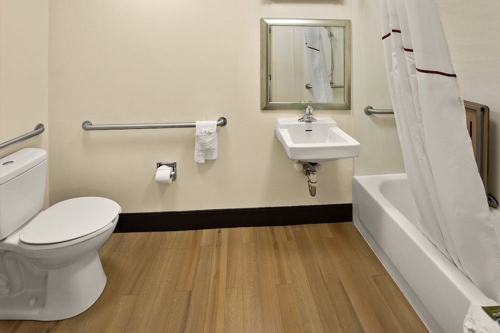 Red Roof Inn Chapel Hill UNC - photo 23