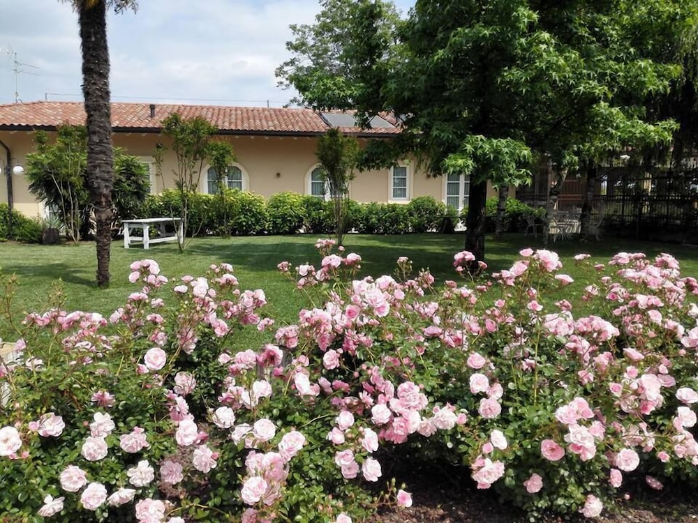 Agriturismo La Borina — 4-Star Luxury Hotel in San Bonifacio, Italy
