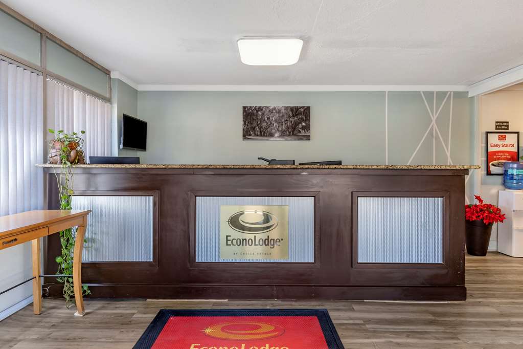 Econo Lodge Conway - photo 3