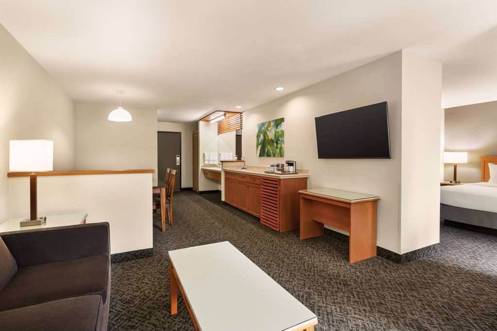 Radisson Hotel Portland Airport - photo 22