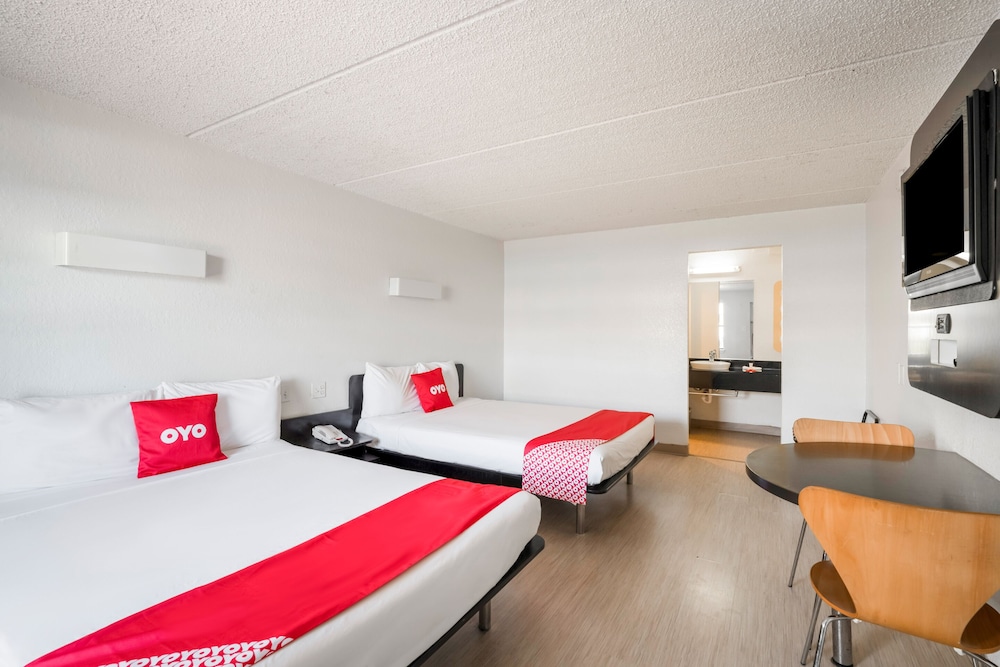 OYO Hotel Houston Katy Freeway - photo 18
