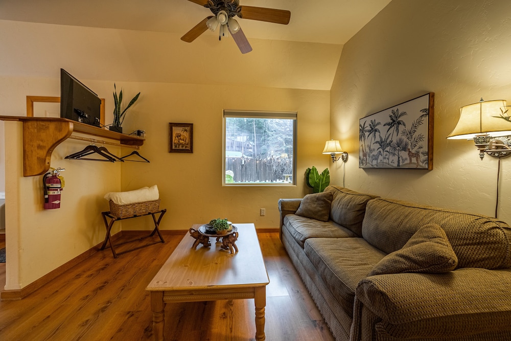 The Islander Inn - photo 32