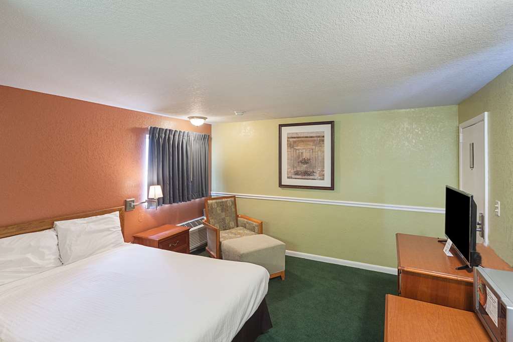 Rodeway Inn Wauseon - photo 21