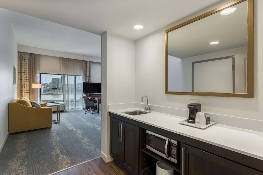 Hampton Inn & Suites Newport Cincinnati - photo 16