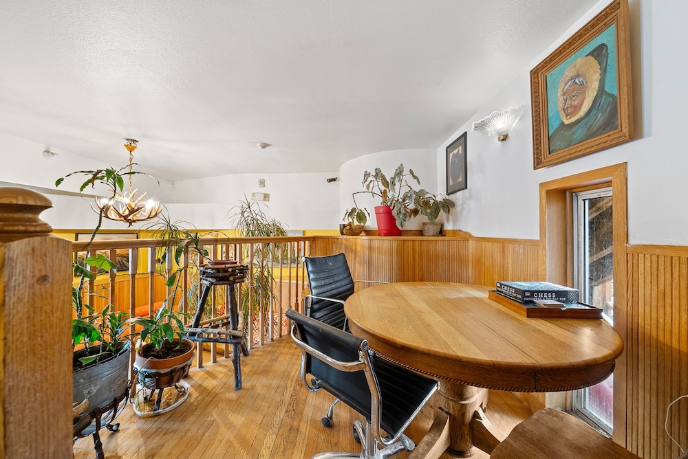 Qupqugiaq Inn - photo 22