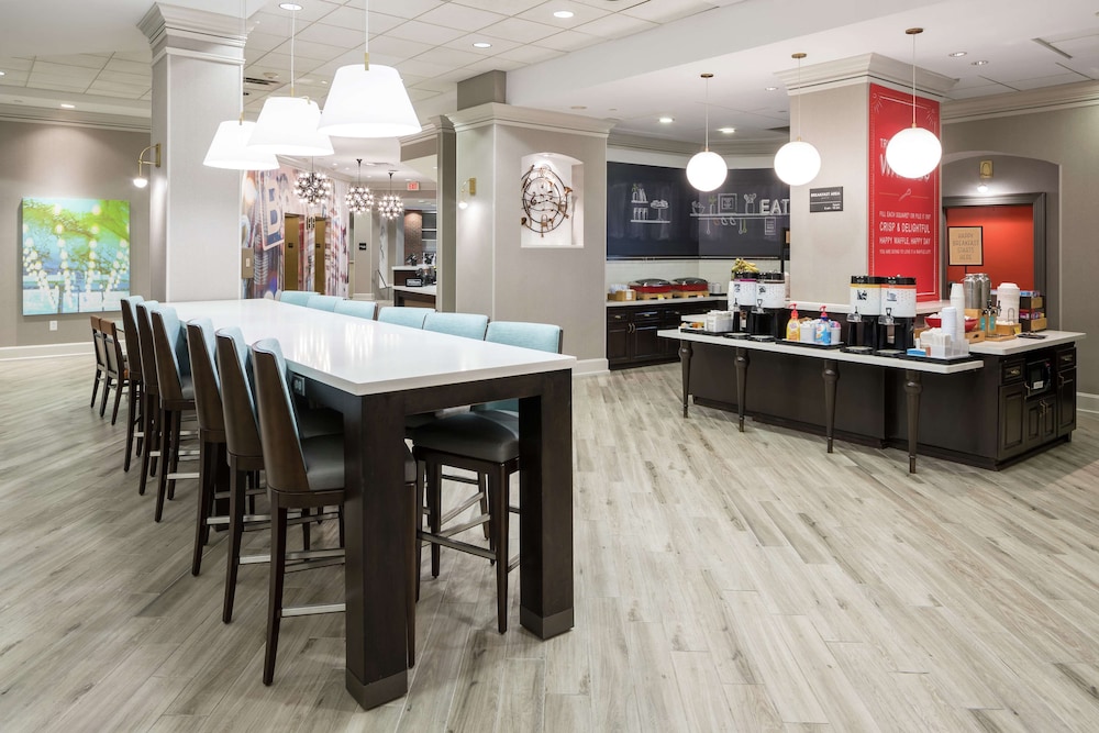 Hampton Inn & Suites Memphis Beale Street - photo 44