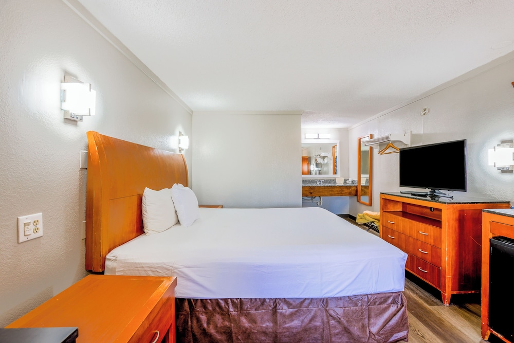 Cozy Garden Inn By OYO Hwy 40 Richmond - photo 18