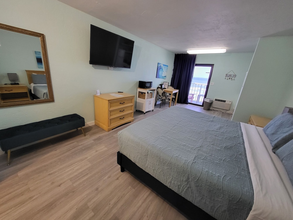Beachside Hotel - photo 10