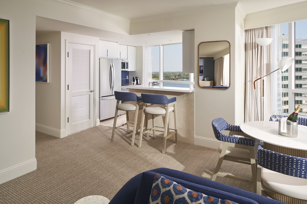 Fontainebleau Miami Beach - photo 16