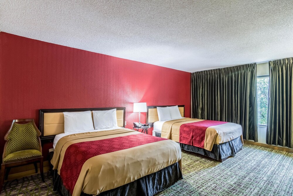 Rodeway Inn & Suites Fresno - photo 24